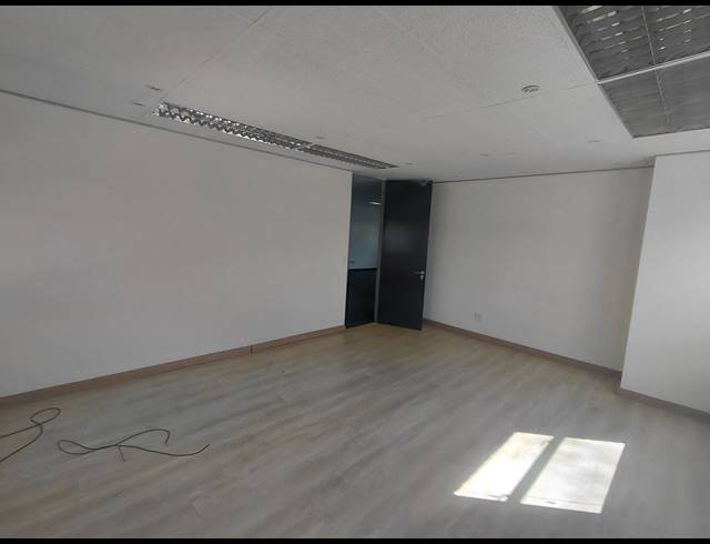 360M² OFFICE TO LET IN BRYANSTON